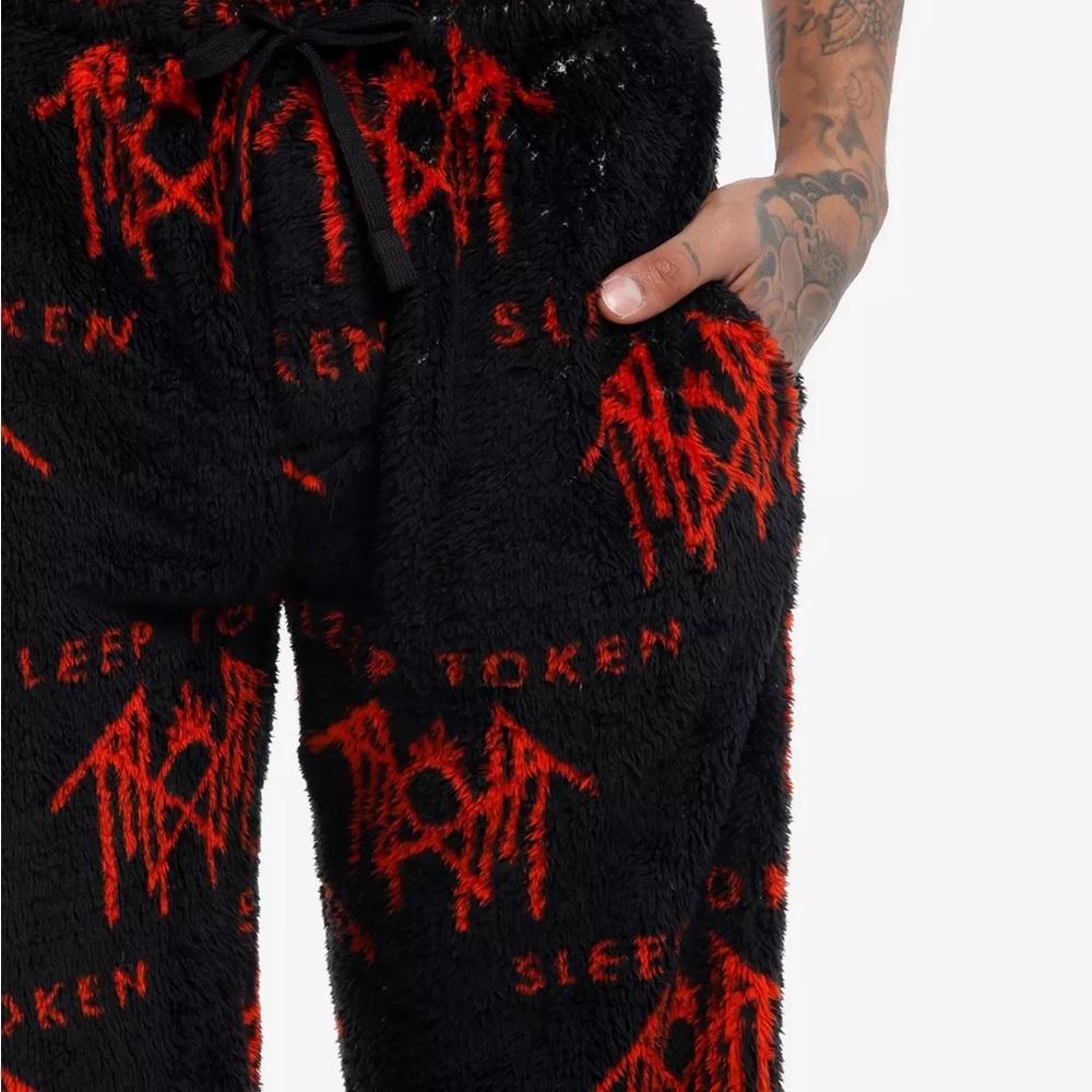NWOT Unisex Sleep Token Logo Fuzzy Pajama Pants Hot Topic - Picture 3 of 3